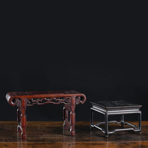 <b>A SMALL SQUARE WOOD STAND AND A MINIATURE ALTAR TABLE</b>