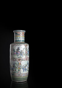<b>A FINE DOUCAI AND FAMILLE ROSE PORCELAIN ROULEAU VASE</b>