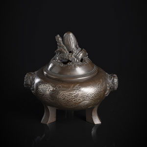 <b>A FINE CAST BRONZE CENSER WITH SILVER-INLAYS AND OPENWORK COVER ON WOOD STAND</b>