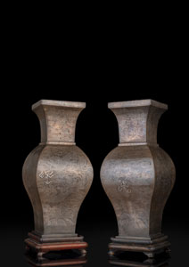 <b>A FINE PAIR OF SILVER-INLAID BRIONZE VASES ON WOOD STANDS</b>