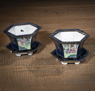 <b>A PAIR OF SMALL HEXAGONAL CANTON-ENAMEL JARDINIÈRES</b>