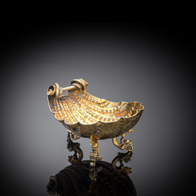 <b>Salière in Muschelform</b> <b>Salière in Muschelform</b>