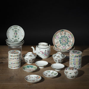 <b>A GROUP OF 'FAMILLE ROSE' PORCELAIN BOXES, BOWLS, EWER, AND SAUCERS</b>