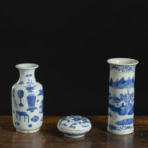 <b>TWO SMALL BLUE AND WHITE PORCELAIN VASES AND A SEAL PASTE BOX AND COVER</b>