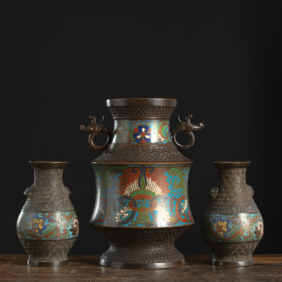 <b>A PAIR OF SMALL CLOISONNÉ-ENAMEL BOTTLE VASES AND A TWIN-HANDLED VASE</b>