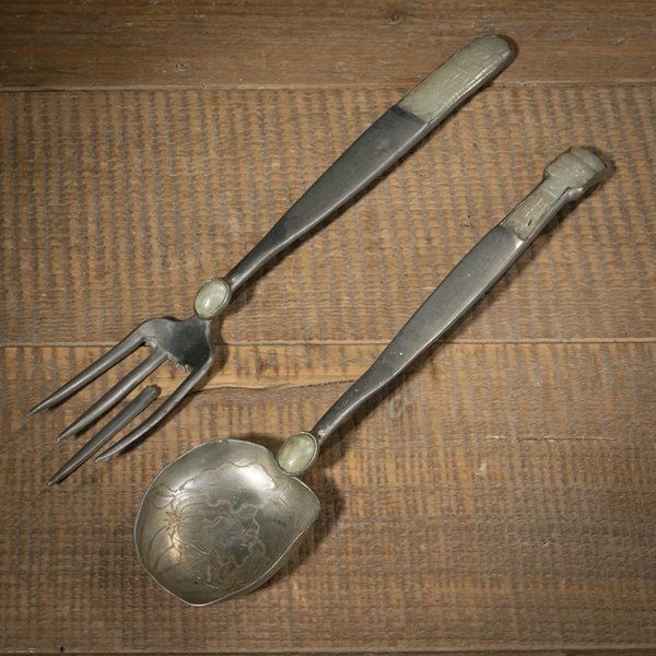 <b>A JADE-INLAID PEWTER SPOON AND FORK</b> <b>A JADE-INLAID PEWTER SPOON AND FORK</b>