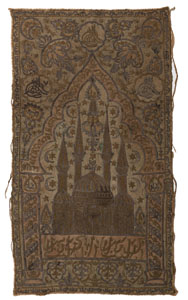 <b>Metallfadenstickerei mit zentraler Moschee umgeben von Pseudokalligraphie und drei stilisierten Tughra</b>