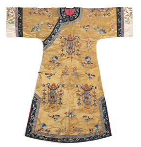 <b>A ALIGHT YELLOW LANTERN FESTIVAL ROBE FOR A LADY</b>