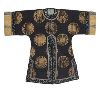 <b>AN UPPER ROBE WITH 'SHOU' MEDALLIONS FOR A LADY</b>