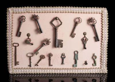<b>Sammlung von 15 historischen Schlüsseln und 1 kleinen Schloß</b>