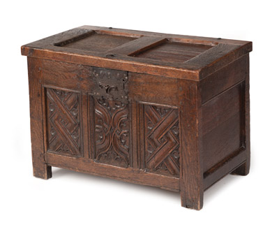 <b>Kleine gotische Truhe</b> <b>Kleine gotische Truhe</b>