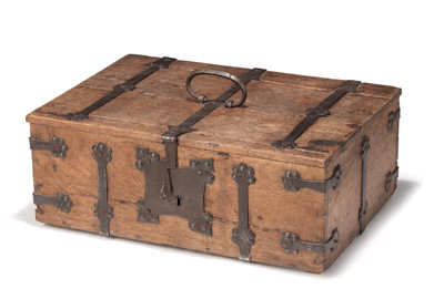 <b>AN IRON MOUNTED OAKWOOD CASKET</b>