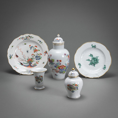 <b>THREE MEISSEN VASES AND TWO PLATES</b>