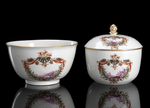 <b>A MEISSEN BOWL AND A SUGAR BOWL WITH LID</b>