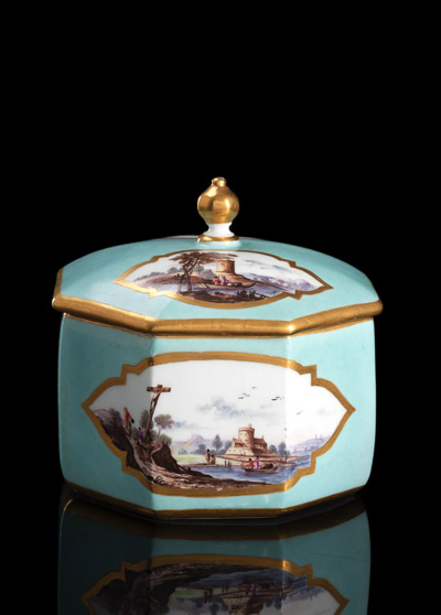 <b>Deckeldose mit Kauffahrtei-Szene</b> <b>Deckeldose mit Kauffahrtei-Szene</b>