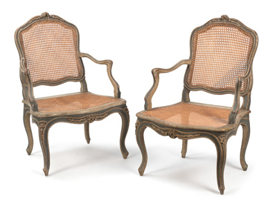 <b>A PAIR OF POLCHROME PAINTED ROCOCO FAUTEUILS</b>