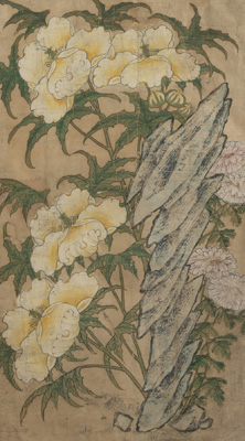 <b>A PAINTING DEPICTING PEONY ROSES AND CHRYSANTHEMUMS ON A ROCK. INK AND COLORS ON PAPER</b>