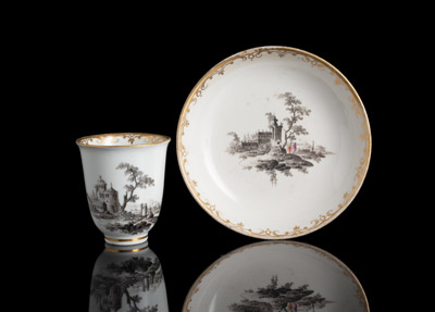 <b>Schokoladentasse mit Untertasse</b> <b>Schokoladentasse mit Untertasse</b>