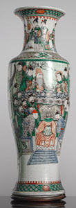 <b>Bodenvase aus Porzellan mit 'Famille verte'-Dekor des Geburtstags von General Guo Ziyi</b>