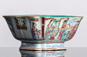 <b>Schale aus Porzellan mit 'Famille rose'-Dekor</b>