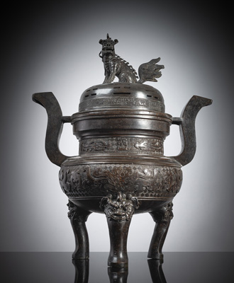 <b>Großer Weihrauchbrenner aus Bronze im archaischen Stil mit Deckelknauf in Form eines Qilin</b> <b>Großer Weihrauchbrenner aus Bronze im archaischen Stil mit Deckelknauf in Form eines Qilin</b>