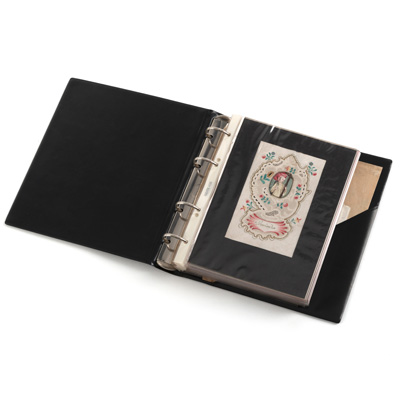 <b>Album mit diversen Spitzenbildern, Votivbildchen und Gebetskarten</b> <b>Album mit diversen Spitzenbildern, Votivbildchen und Gebetskarten</b>