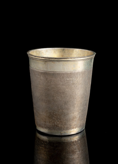 <b>Schlangenhaut-Becher</b> <b>Schlangenhaut-Becher</b>