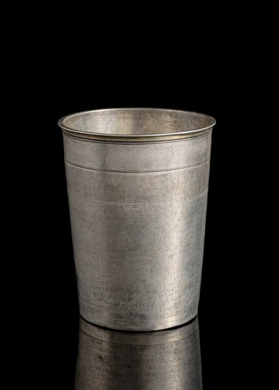 <b>Schlangenhaut-Becher</b> <b>Schlangenhaut-Becher</b>