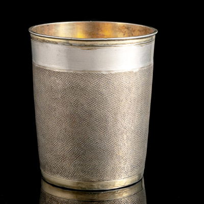 <b>Schlangenhaut -Becher</b> <b>Schlangenhaut -Becher</b>