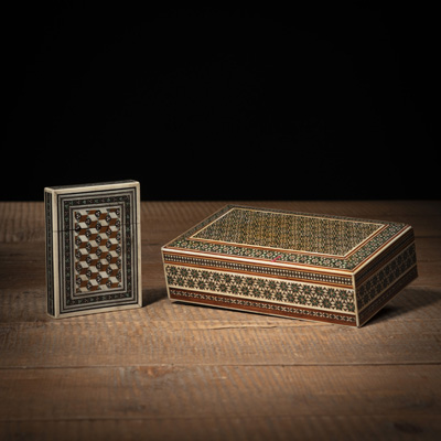 <b>Kleines Etui und rechteckige Deckeldose mit Elfenbein-Intarsien</b>