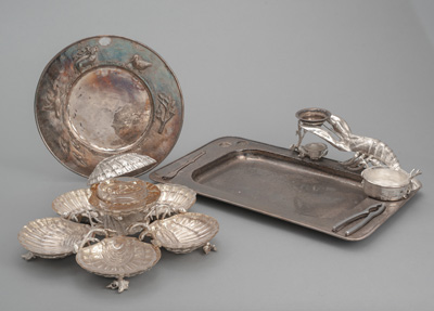 <b>A SEAFOOD DISH, A CENTRE PIECE FOR OYSTERS AND A ROUND DISH WITH GAME</b>