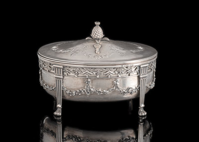 <b>A VICTORIAN SILVER BOX AND COVER WITH CROWNED MONOGRAM 