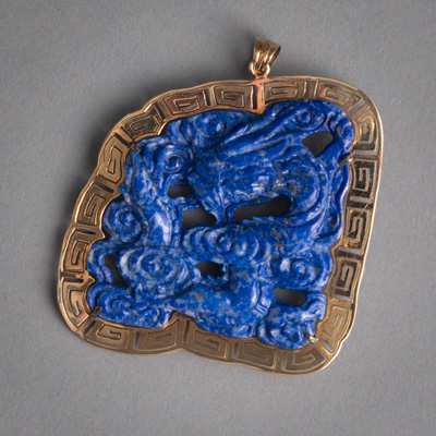 <b>Anhänger mit Drachenmotiv</b>