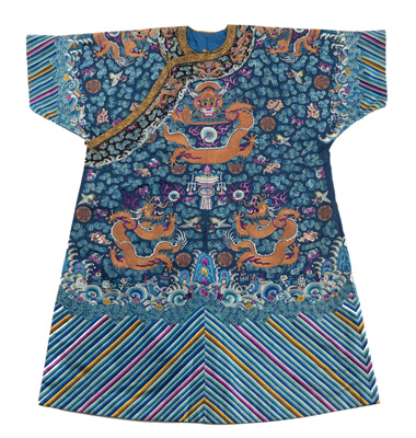 <b>Blaue bestickte Drachenrobe aus Seide</b> <b>Blaue bestickte Drachenrobe aus Seide</b>