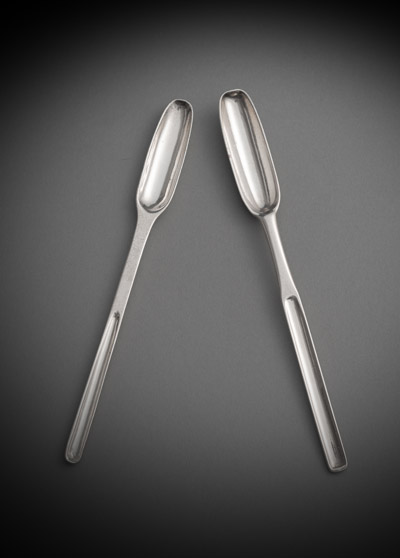 <b>Zwei silberne Marklöffel</b>