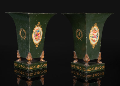 <b>Paar klassizistische Vasen mit Malerei</b> <b>Paar klassizistische Vasen mit Malerei</b>