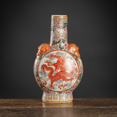<b>A SMALL 'FAMILLE ROSE' FLORAL AND IRON-RED DRAGON PORCELAIN MOON FLASK</b>
