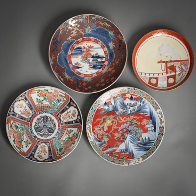 <b>FOUR LARGE ARITA AND KUATNI PLATES WITH LANDSCAPE, FLORAL AND EAGLE DECORATION</b>