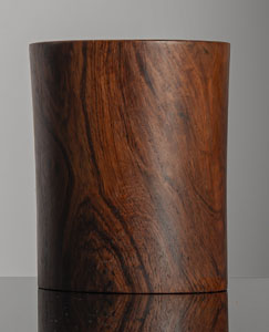 <b>Zylindrischer Pinselbecher aus Huanghuali</b> <b>Zylindrischer Pinselbecher aus Huanghuali</b>
