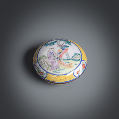 <b>A SMALL ENAMEL PHOENIX AND FIGURE SEALING WAX BOX</b>