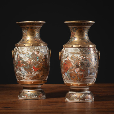 <b>Paar Satsuma-Vasen in Balusterform mit figürlichen Darstellungen</b>