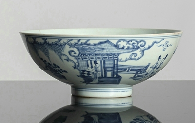 <b>Schale mit unterglasurblauer Dekor einer Figurenszene aus Porzellan</b> <b>Schale mit unterglasurblauer Dekor einer Figurenszene aus Porzellan</b>