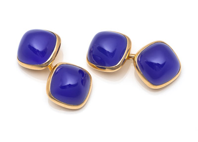 <b>Ein Paar Manschettenknöpfe mit blauen Achaten</b>