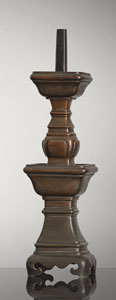 <b>Großer und schwerer Leuchter aus Bronze</b> <b>Großer und schwerer Leuchter aus Bronze</b>