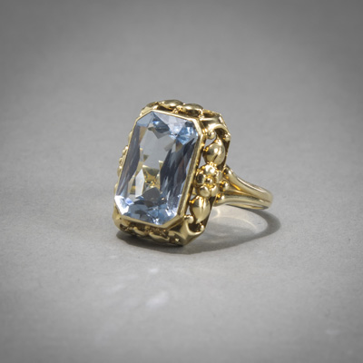 <b>Ring mit Farbstein</b>