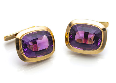 <b>Ein Paar Manschettenknöpfe</b>