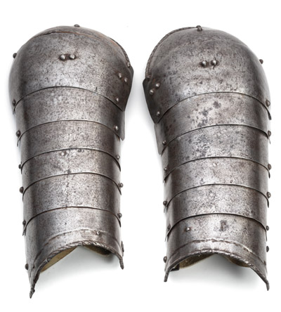 <b>Zwei halbe Armzeuge für einen Pikierharnisch</b>