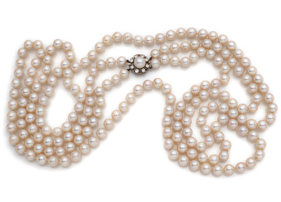 <b>Zweireihige Perlenkette mit Diamantschliesse</b>