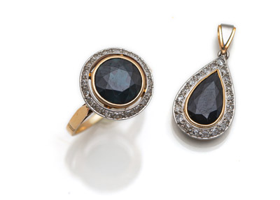 <b>Konvolut Ring und Anhänger</b> <b>Konvolut Ring und Anhänger</b>