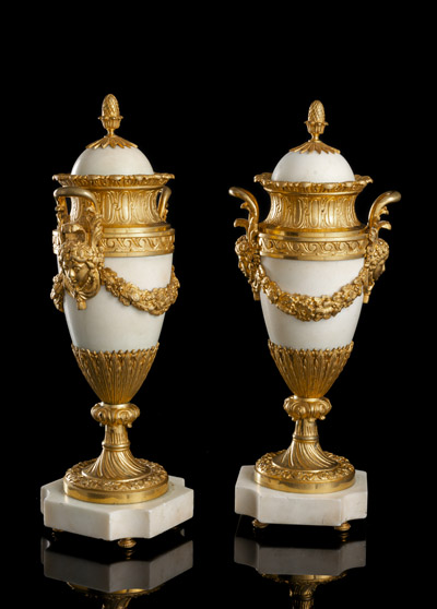 <b>Paar Kaminvasen in Urnenform</b> <b>Paar Kaminvasen in Urnenform</b>